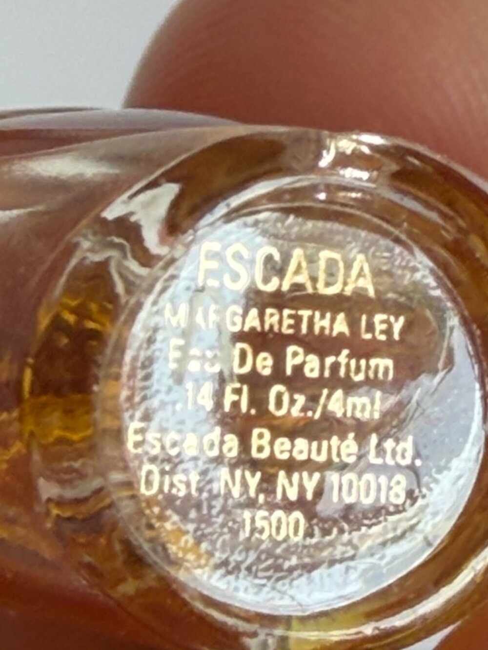 Vintage Escada Margaretha Ley edp Mini 4ml 0.14 oz Heart Bottle Rare - Picture 4 of 4